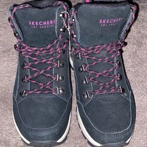Sketchers boots